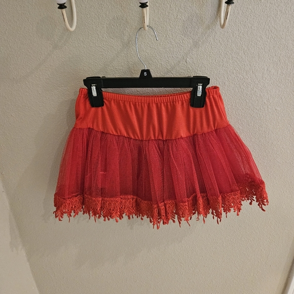 Red Tulle short small skirt for Halloween - Picture 3 of 5